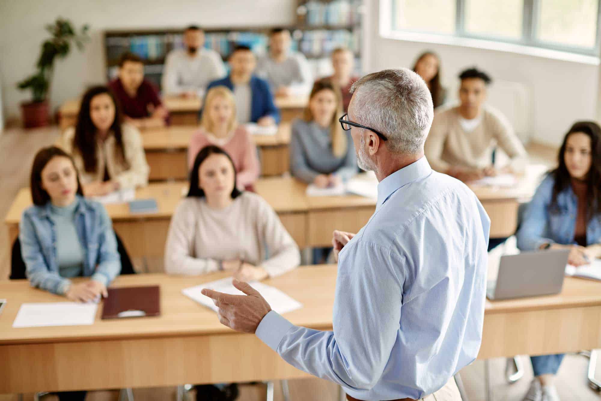 P2-1 English, Spanish, and Italian language courses